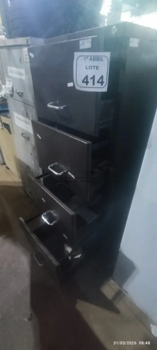LOTE 414 - 01 GAVETEIRO DE AÇO COM 04 GAVETAS. (NO ESTADO) ATENÇÃO! FAZER A VISITAÇÃO ANTES DE ARREMATAR, NÃO SABEMOS SE FUNCIONA, LEILÃO NÃO TEM GARANTIA E NEM DEVOLUÇÃO, SUJEITO A POSSÍVEIS AVARIAS VISÍVEIS/OCULTAS E/OU AUSÊNCIA DE COMPONENTES.