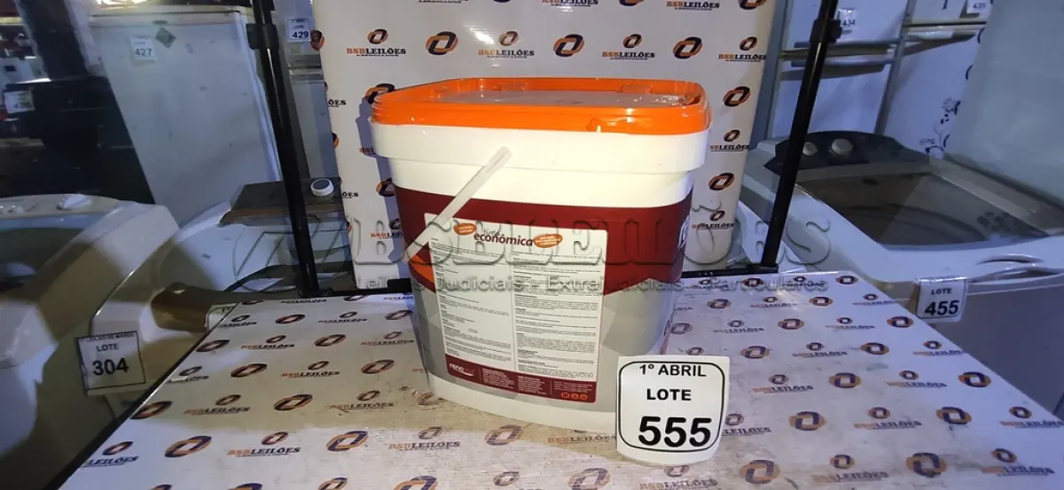 LOTE 555 - 01 BALDE DE TINTA ECONÔMICA SEMI BRILHO PARA INTERIORES E EXTERIORES DE 16L NA COR BRANCO NEVE MARCA RENOCRIL. (NO ESTADO) ATENÇÃO! FAZER A VISITAÇÃO ANTES DE ARREMATAR, NÃO SABEMOS SE FUNCIONA, LEILÃO NÃO TEM GARANTIA E NEM DEVOLUÇÃO, SUJEITO A POSSÍVEIS AVARIAS VISÍVEIS/OCULTAS E/OU AUSÊNCIA DE COMPONENTES.