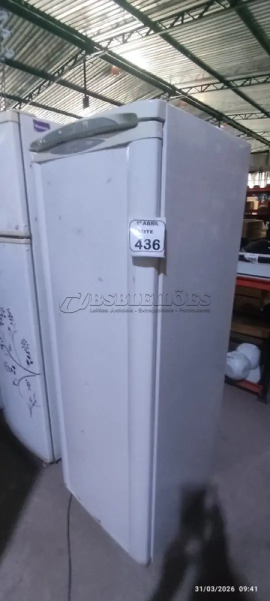 LOTE 436 - 01 GELADEIRA 220V MARCA BRASTEMP. (NO ESTADO) ATENÇÃO! FAZER A VISITAÇÃO ANTES DE ARREMATAR, NÃO SABEMOS SE FUNCIONA, LEILÃO NÃO TEM GARANTIA E NEM DEVOLUÇÃO, SUJEITO A POSSÍVEIS AVARIAS VISÍVEIS/OCULTAS E/OU AUSÊNCIA DE COMPONENTES.