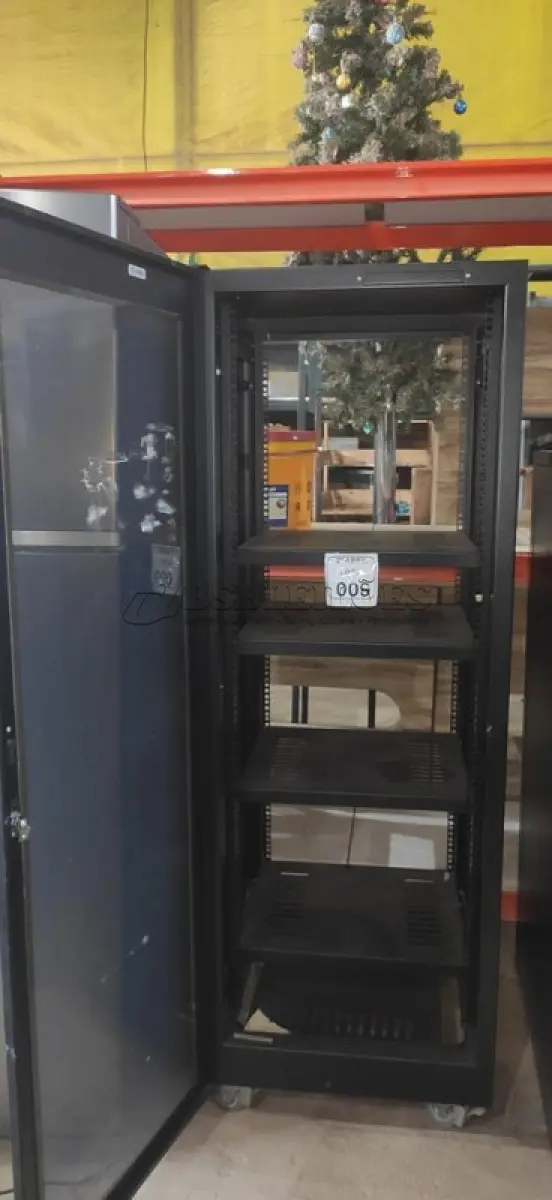 LOTE 009 - 01 RACK EM FERRO PARA SERVIDOR. (NO ESTADO) ATENÇÃO! FAZER A VISITAÇÃO ANTES DE ARREMATAR, NÃO SABEMOS SE FUNCIONA, LEILÃO NÃO TEM GARANTIA E NEM DEVOLUÇÃO, SUJEITO A POSSÍVEIS AVARIAS VISÍVEIS/OCULTAS E/OU AUSÊNCIA DE COMPONENTES.