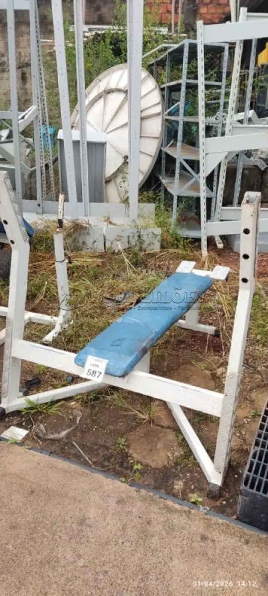 LOTE 587 - 01 MÁQUINA PARA TREINAMENTO DE PEITORAL. (NO ESTADO) ATENÇÃO! FAZER A VISITAÇÃO ANTES DE ARREMATAR, NÃO SABEMOS SE FUNCIONA, LEILÃO NÃO TEM GARANTIA E NEM DEVOLUÇÃO, SUJEITO A POSSÍVEIS AVARIAS VISÍVEIS/OCULTAS E/OU AUSÊNCIA DE COMPONENTES.