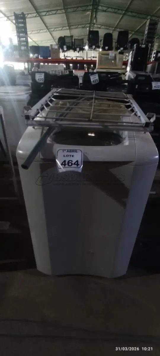 LOTE 464 - 01 MÁQUINA DE LAVAR 6 KG 220V MARCA ELECTROLUX E 01 VARAL RETRÁTIL. (NO ESTADO) ATENÇÃO! FAZER A VISITAÇÃO ANTES DE ARREMATAR, NÃO SABEMOS SE FUNCIONA, LEILÃO NÃO TEM GARANTIA E NEM DEVOLUÇÃO, SUJEITO A POSSÍVEIS AVARIAS VISÍVEIS/OCULTAS E/OU AUSÊNCIA DE COMPONENTES.