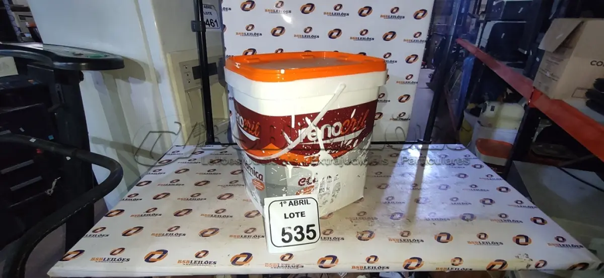 LOTE 535 - 01 BALDE DE TINTA ECONÔMICA SEMIBRILHO PARA INTERIORES E EXTERIORES DE 16L NA COR BRANCO NEVE MARCA RENOCRIL. (NO ESTADO) ATENÇÃO! FAZER A VISITAÇÃO ANTES DE ARREMATAR, NÃO SABEMOS SE FUNCIONA, LEILÃO NÃO TEM GARANTIA E NEM DEVOLUÇÃO, SUJEITO A POSSÍVEIS AVARIAS VISÍVEIS/OCULTAS E/OU AUSÊNCIA DE COMPONENTES.