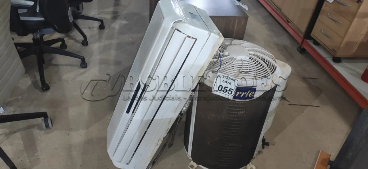 LOTE 055 - 01 AR CONDICIONADO CARRIER 18.000 BTU/H. (NO ESTADO) ATENÇÃO! FAZER A VISITAÇÃO ANTES DE ARREMATAR, NÃO SABEMOS SE FUNCIONA, LEILÃO NÃO TEM GARANTIA E NEM DEVOLUÇÃO, SUJEITO A POSSÍVEIS AVARIAS VISÍVEIS/OCULTAS E/OU AUSÊNCIA DE COMPONENTES.