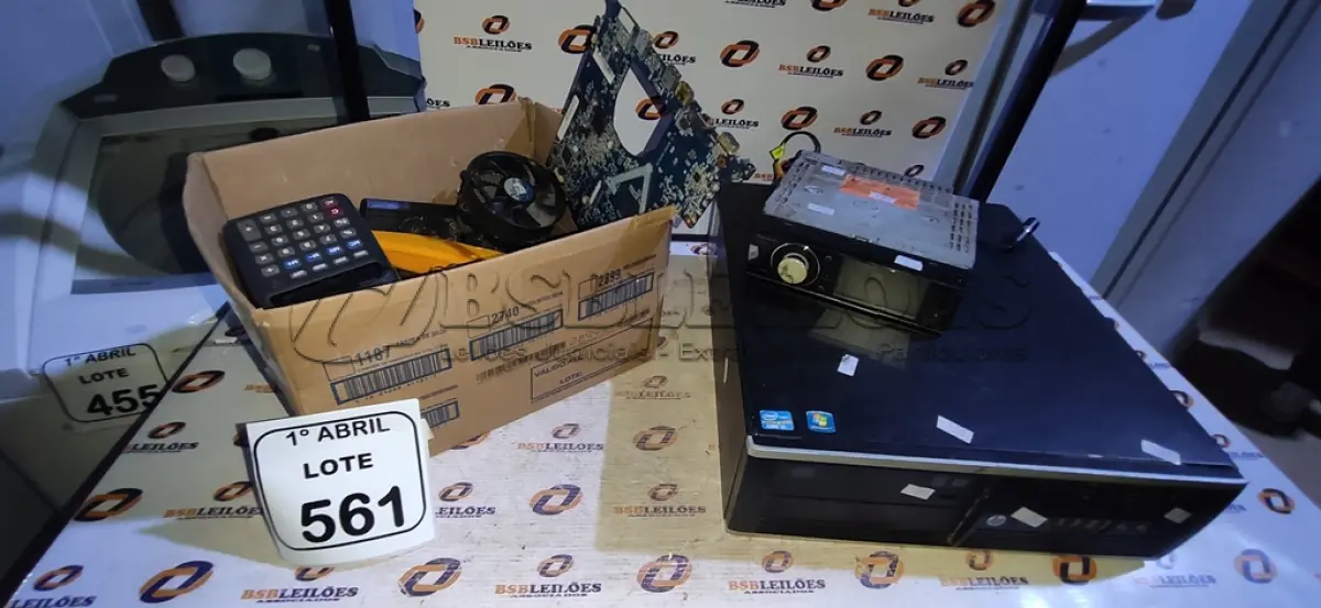 LOTE 561 - 01 CPU MARCA HP, 01 APARELHO DE SOM AUTOMOTIVO, 01 CALCULADORA 02 LOCALIZADORES DE CABO 01 COOLER LGA 755 INTEL E VÁRIAS PLACA MÃES. (NO ESTADO) ATENÇÃO! FAZER A VISITAÇÃO ANTES DE ARREMATAR, NÃO SABEMOS SE FUNCIONA, LEILÃO NÃO TEM GARANTIA E NEM DEVOLUÇÃO, SUJEITO A POSSÍVEIS AVARIAS VISÍVEIS/OCULTAS E/OU AUSÊNCIA DE COMPONENTES.