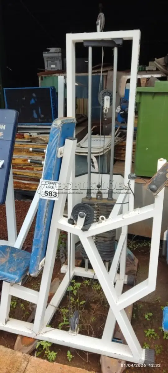 LOTE 583 - 01 MÁQUINA PARA TREINAMENTO DE OMBRO. (NO ESTADO) ATENÇÃO! FAZER A VISITAÇÃO ANTES DE ARREMATAR, NÃO SABEMOS SE FUNCIONA, LEILÃO NÃO TEM GARANTIA E NEM DEVOLUÇÃO, SUJEITO A POSSÍVEIS AVARIAS VISÍVEIS/OCULTAS E/OU AUSÊNCIA DE COMPONENTES.