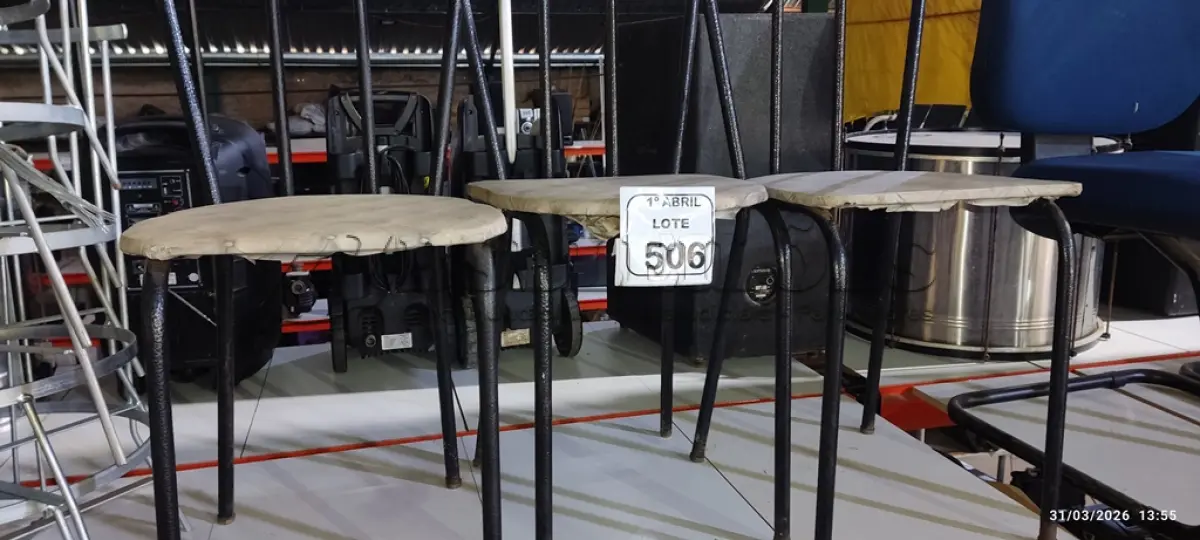 LOTE 506 - 03 CADEIRAS DE FERRO. (NO ESTADO) ATENÇÃO! FAZER A VISITAÇÃO ANTES DE ARREMATAR, NÃO SABEMOS SE FUNCIONA, LEILÃO NÃO TEM GARANTIA E NEM DEVOLUÇÃO, SUJEITO A POSSÍVEIS AVARIAS VISÍVEIS/OCULTAS E/OU AUSÊNCIA DE COMPONENTES.