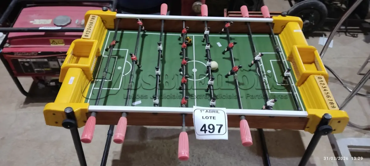 LOTE 497 - 01 MESA DE TOTÓ. (NO ESTADO) ATENÇÃO! FAZER A VISITAÇÃO ANTES DE ARREMATAR, NÃO SABEMOS SE FUNCIONA, LEILÃO NÃO TEM GARANTIA E NEM DEVOLUÇÃO, SUJEITO A POSSÍVEIS AVARIAS VISÍVEIS/OCULTAS E/OU AUSÊNCIA DE COMPONENTES.
