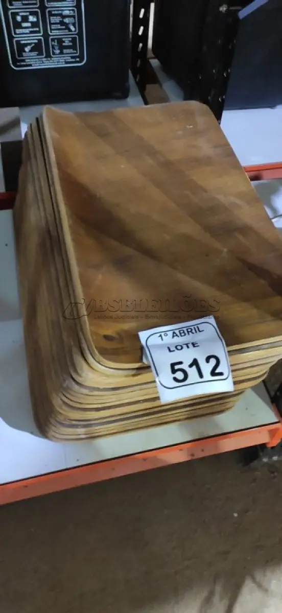LOTE 512 - 20 PLACAS DE MADEIRA. (NO ESTADO) ATENÇÃO! FAZER A VISITAÇÃO ANTES DE ARREMATAR, NÃO SABEMOS SE FUNCIONA, LEILÃO NÃO TEM GARANTIA E NEM DEVOLUÇÃO, SUJEITO A POSSÍVEIS AVARIAS VISÍVEIS/OCULTAS E/OU AUSÊNCIA DE COMPONENTES.