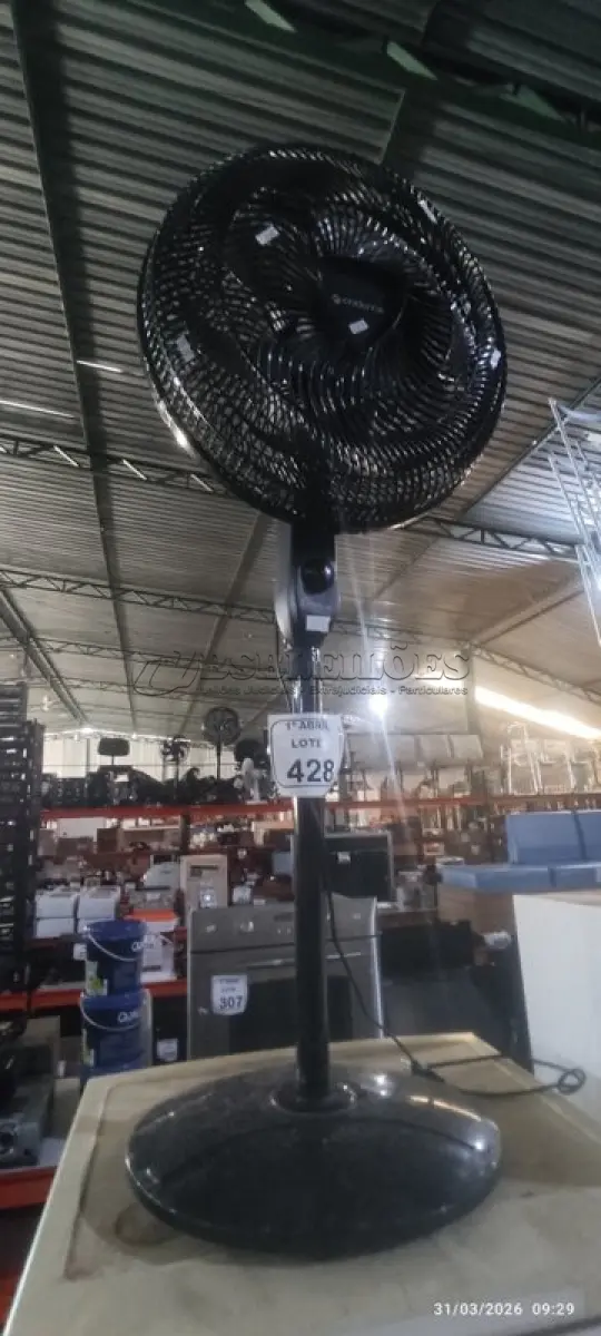 LOTE 428 - 01 VENTILADOR DE COLUNA 127V MARCA VENTILAR. (NO ESTADO) ATENÇÃO! FAZER A VISITAÇÃO ANTES DE ARREMATAR, NÃO SABEMOS SE FUNCIONA, LEILÃO NÃO TEM GARANTIA E NEM DEVOLUÇÃO, SUJEITO A POSSÍVEIS AVARIAS VISÍVEIS/OCULTAS E/OU AUSÊNCIA DE COMPONENTES.