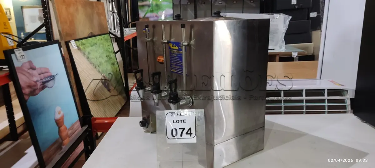 LOTE 074 - 01 CAFETEIRA EM INOX MARCA MONARCA MODELO M52DC 10 LITROS 220 VOLTS. (NO ESTADO) ATENÇÃO! FAZER A VISITAÇÃO ANTES DE ARREMATAR, NÃO SABEMOS SE FUNCIONA, LEILÃO NÃO TEM GARANTIA E NEM DEVOLUÇÃO, SUJEITO A POSSÍVEIS AVARIAS VISÍVEIS/OCULTAS E/OU AUSÊNCIA DE COMPONENTES.