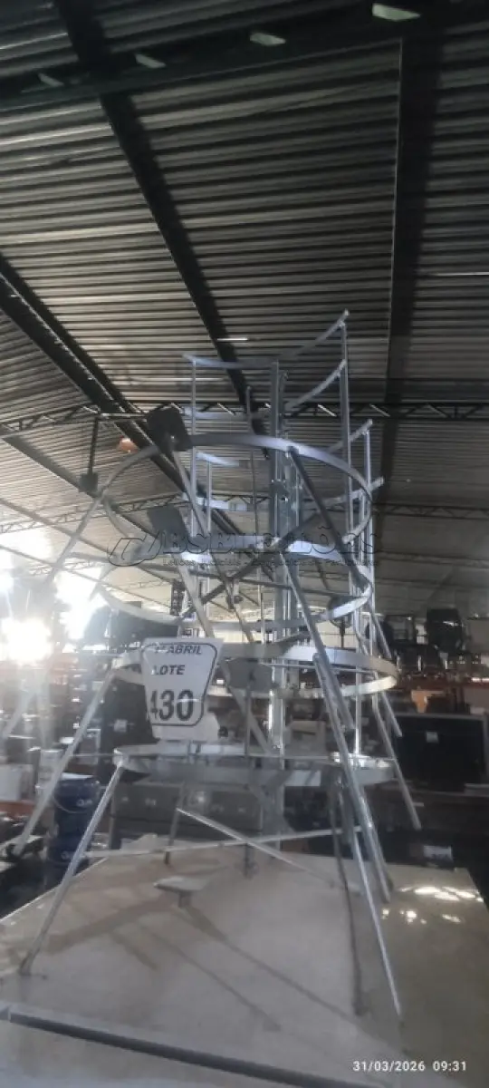 LOTE 430 - 04 BASES DE FERRO PARA LIXEIRA COM PEDAL. (NO ESTADO) ATENÇÃO! FAZER A VISITAÇÃO ANTES DE ARREMATAR, NÃO SABEMOS SE FUNCIONA, LEILÃO NÃO TEM GARANTIA E NEM DEVOLUÇÃO, SUJEITO A POSSÍVEIS AVARIAS VISÍVEIS/OCULTAS E/OU AUSÊNCIA DE COMPONENTES.
