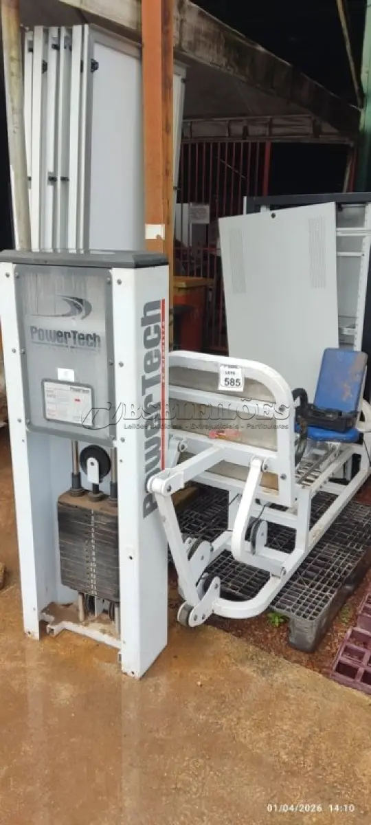 LOTE 585 - 01 MÁQUINA PARA TREINAMENTO DE REMADA. (NO ESTADO) ATENÇÃO! FAZER A VISITAÇÃO ANTES DE ARREMATAR, NÃO SABEMOS SE FUNCIONA, LEILÃO NÃO TEM GARANTIA E NEM DEVOLUÇÃO, SUJEITO A POSSÍVEIS AVARIAS VISÍVEIS/OCULTAS E/OU AUSÊNCIA DE COMPONENTES.