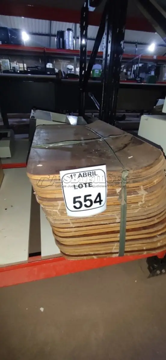 LOTE 554 - 20 PLACAS DE MADEIRA. (NO ESTADO) ATENÇÃO! FAZER A VISITAÇÃO ANTES DE ARREMATAR, NÃO SABEMOS SE FUNCIONA, LEILÃO NÃO TEM GARANTIA E NEM DEVOLUÇÃO, SUJEITO A POSSÍVEIS AVARIAS VISÍVEIS/OCULTAS E/OU AUSÊNCIA DE COMPONENTES.
