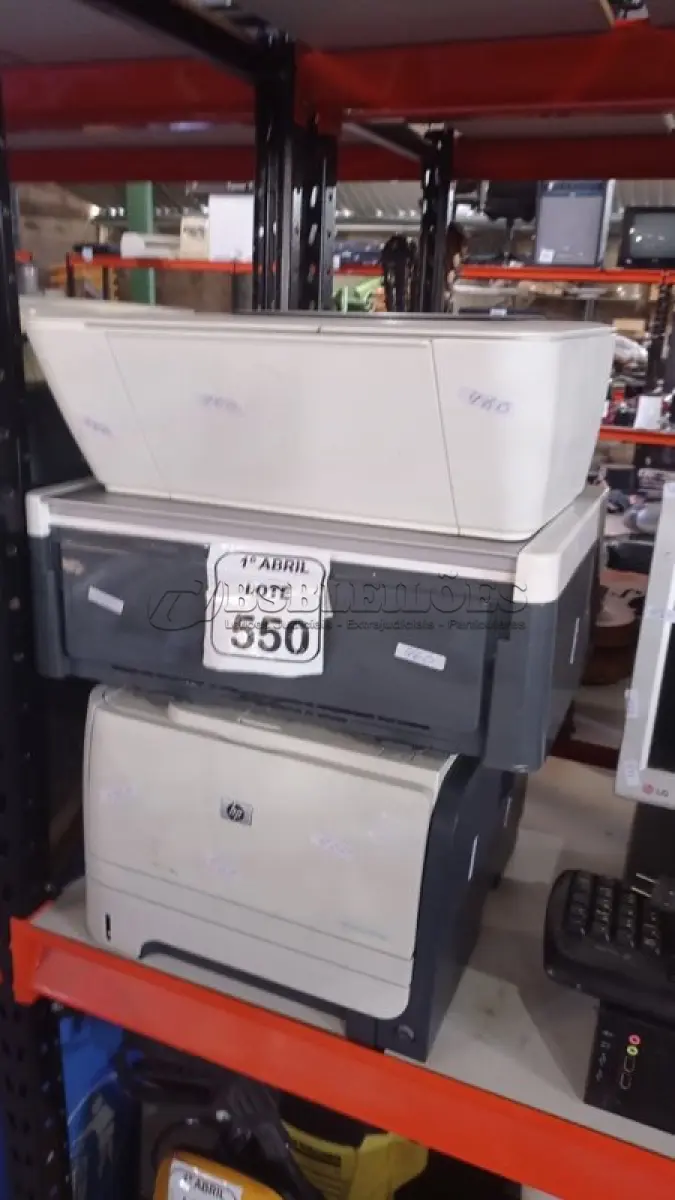 LOTE 550 - 01 EQUIPAMENTO DE REFRIGERAÇÃO DE VACINAS PETS 110V MARCA CHILLER E 02 IMPRESSORAS MARCA HP. (NO ESTADO) ATENÇÃO! FAZER A VISITAÇÃO ANTES DE ARREMATAR, NÃO SABEMOS SE FUNCIONA, LEILÃO NÃO TEM GARANTIA E NEM DEVOLUÇÃO, SUJEITO A POSSÍVEIS AVARIAS VISÍVEIS/OCULTAS E/OU AUSÊNCIA DE COMPONENTES.