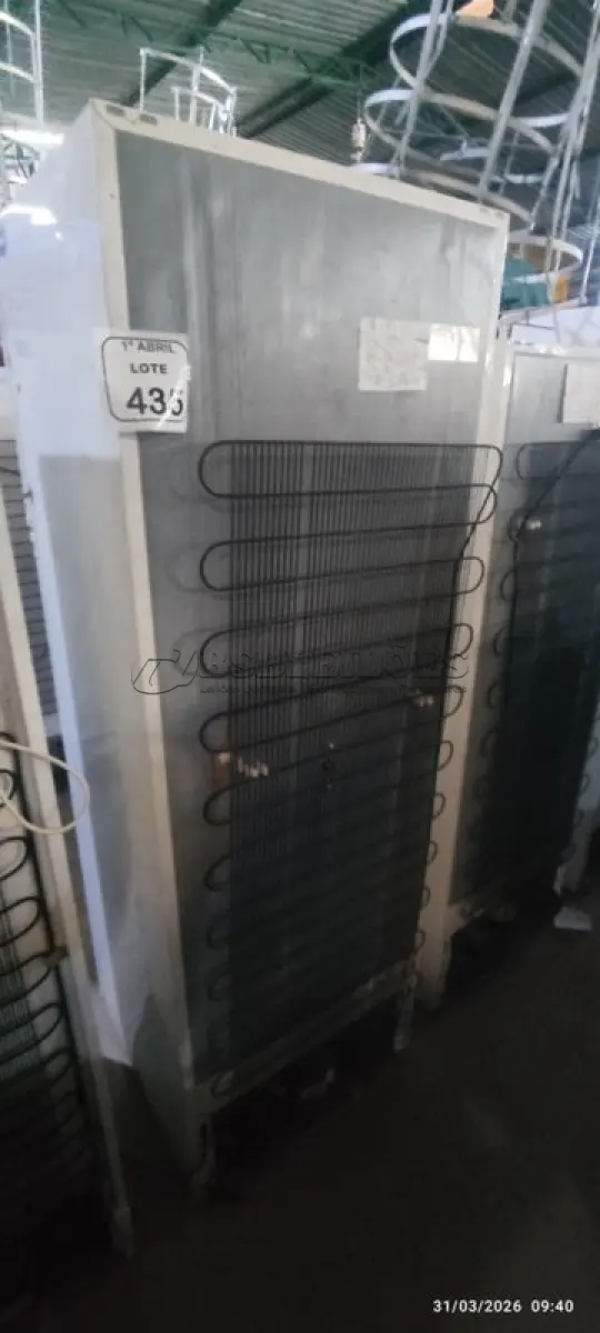 LOTE 435 - 01 GELADEIRA 220V MARCA CONSUL. (NO ESTADO) ATENÇÃO! FAZER A VISITAÇÃO ANTES DE ARREMATAR, NÃO SABEMOS SE FUNCIONA, LEILÃO NÃO TEM GARANTIA E NEM DEVOLUÇÃO, SUJEITO A POSSÍVEIS AVARIAS VISÍVEIS/OCULTAS E/OU AUSÊNCIA DE COMPONENTES.