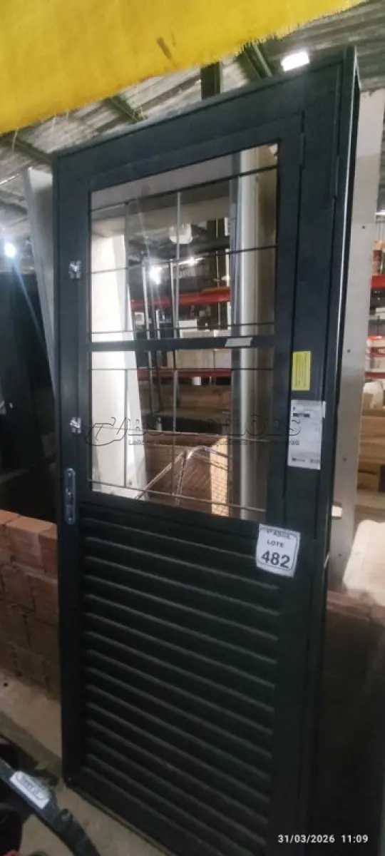 LOTE 482 - 01 PORTA DE FERRO COM GRADE DE 2,13X0,85. (NO ESTADO) ATENÇÃO! FAZER A VISITAÇÃO ANTES DE ARREMATAR, NÃO SABEMOS SE FUNCIONA, LEILÃO NÃO TEM GARANTIA E NEM DEVOLUÇÃO, SUJEITO A POSSÍVEIS AVARIAS VISÍVEIS/OCULTAS E/OU AUSÊNCIA DE COMPONENTES.