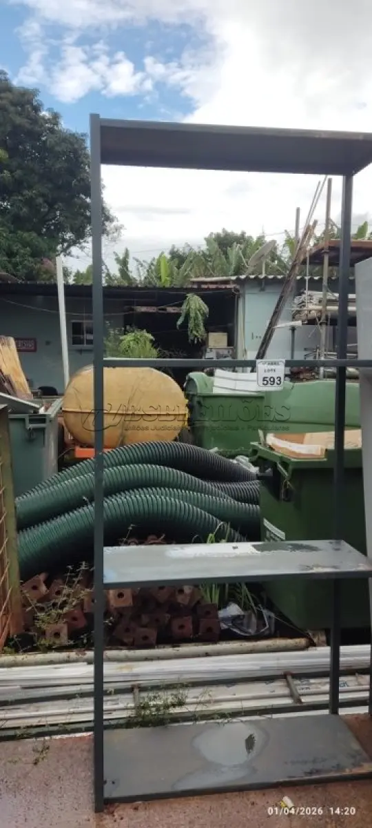 LOTE 593 - 01 ESTANTE DE FERRO DE 1,00X2,20. (NO ESTADO) ATENÇÃO! FAZER A VISITAÇÃO ANTES DE ARREMATAR, NÃO SABEMOS SE FUNCIONA, LEILÃO NÃO TEM GARANTIA E NEM DEVOLUÇÃO, SUJEITO A POSSÍVEIS AVARIAS VISÍVEIS/OCULTAS E/OU AUSÊNCIA DE COMPONENTES.