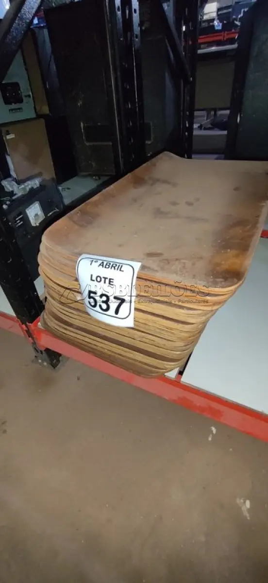 LOTE 537 - 20 PLACAS DE MADEIRA. (NO ESTADO) ATENÇÃO! FAZER A VISITAÇÃO ANTES DE ARREMATAR, NÃO SABEMOS SE FUNCIONA, LEILÃO NÃO TEM GARANTIA E NEM DEVOLUÇÃO, SUJEITO A POSSÍVEIS AVARIAS VISÍVEIS/OCULTAS E/OU AUSÊNCIA DE COMPONENTES.