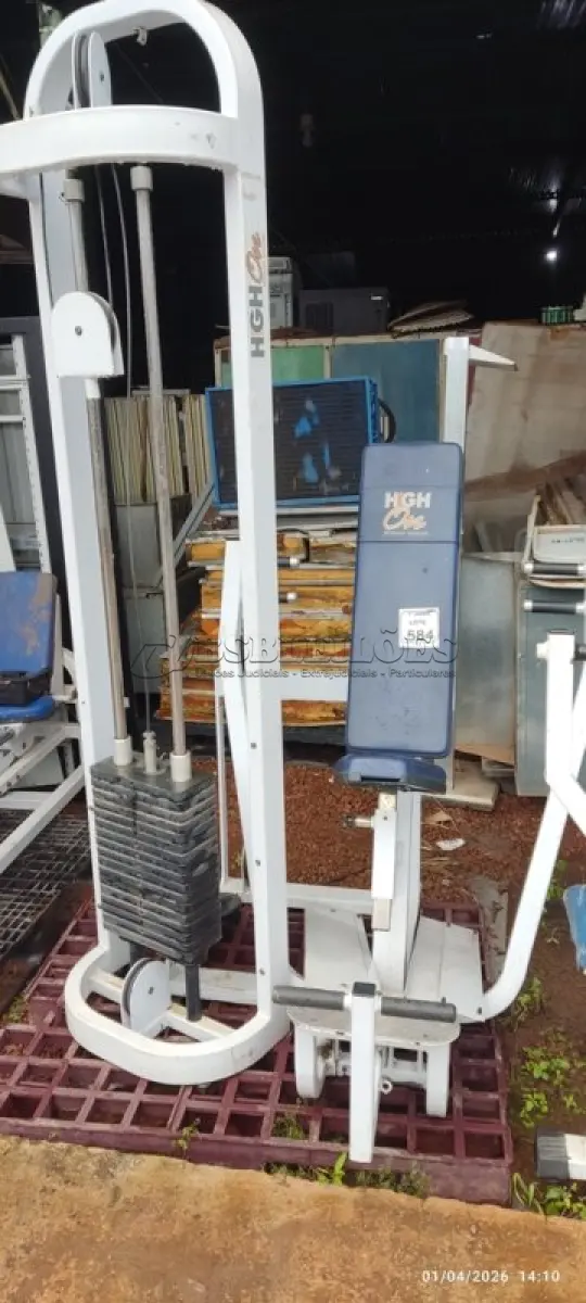 LOTE 584 - 01 MÁQUINA PARA TREINAMENTO DE PEITORAL. (NO ESTADO) ATENÇÃO! FAZER A VISITAÇÃO ANTES DE ARREMATAR, NÃO SABEMOS SE FUNCIONA, LEILÃO NÃO TEM GARANTIA E NEM DEVOLUÇÃO, SUJEITO A POSSÍVEIS AVARIAS VISÍVEIS/OCULTAS E/OU AUSÊNCIA DE COMPONENTES.