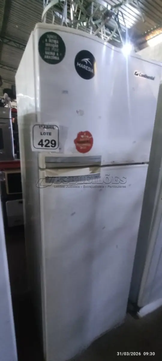 LOTE 429 - 01 GELADEIRA 220V MARCA CONTINENTAL. (NO ESTADO) ATENÇÃO! FAZER A VISITAÇÃO ANTES DE ARREMATAR, NÃO SABEMOS SE FUNCIONA, LEILÃO NÃO TEM GARANTIA E NEM DEVOLUÇÃO, SUJEITO A POSSÍVEIS AVARIAS VISÍVEIS/OCULTAS E/OU AUSÊNCIA DE COMPONENTES.