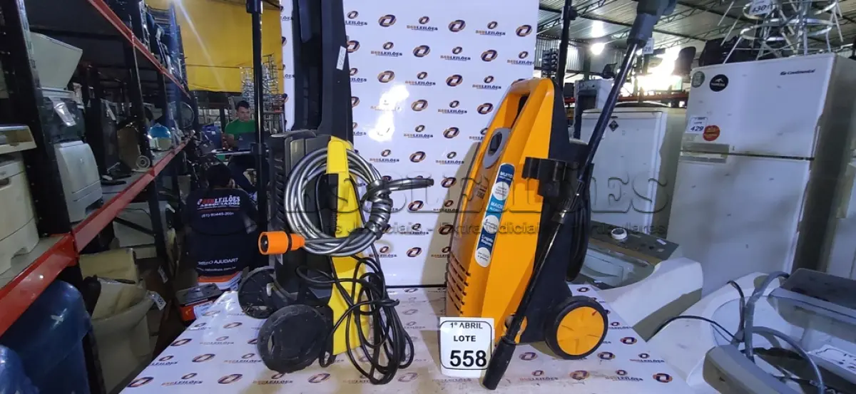 LOTE 558 - 01 LAVADORA DE ALTA PRESSÃO MARCA WAP E UMA LAVADORA DE ALTA PRESSÃO MARCA KARCHER. (NO ESTADO) ATENÇÃO! FAZER A VISITAÇÃO ANTES DE ARREMATAR, NÃO SABEMOS SE FUNCIONA, LEILÃO NÃO TEM GARANTIA E NEM DEVOLUÇÃO, SUJEITO A POSSÍVEIS AVARIAS VISÍVEIS/OCULTAS E/OU AUSÊNCIA DE COMPONENTES.