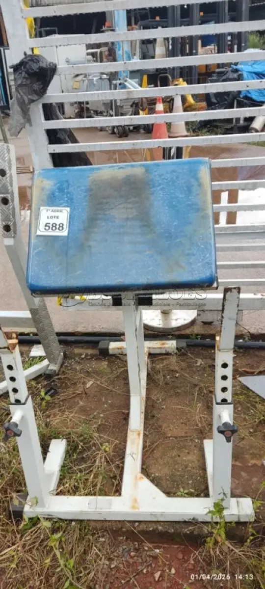 LOTE 588 - 01 MÁQUINA PARA TREINAR BÍCEPS. (NO ESTADO) ATENÇÃO! FAZER A VISITAÇÃO ANTES DE ARREMATAR, NÃO SABEMOS SE FUNCIONA, LEILÃO NÃO TEM GARANTIA E NEM DEVOLUÇÃO, SUJEITO A POSSÍVEIS AVARIAS VISÍVEIS/OCULTAS E/OU AUSÊNCIA DE COMPONENTES.