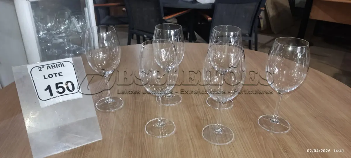 LOTE 150 - 06 TAÇAS DE CRISTAL PARA VINHOS. (NO ESTADO) ATENÇÃO! FAZER A VISITAÇÃO ANTES DE ARREMATAR, NÃO SABEMOS SE FUNCIONA, LEILÃO NÃO TEM GARANTIA E NEM DEVOLUÇÃO, SUJEITO A POSSÍVEIS AVARIAS VISÍVEIS/OCULTAS E/OU AUSÊNCIA DE COMPONENTES.