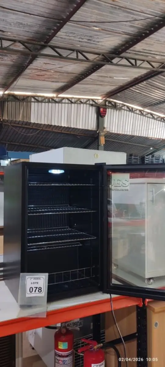 LOTE 078 - 01 ADEGA PARA VINHOS MARCA ARTDESCAVES 220VOLTS. (NO ESTADO) ATENÇÃO! FAZER A VISITAÇÃO ANTES DE ARREMATAR, NÃO SABEMOS SE FUNCIONA, LEILÃO NÃO TEM GARANTIA E NEM DEVOLUÇÃO, SUJEITO A POSSÍVEIS AVARIAS VISÍVEIS/OCULTAS E/OU AUSÊNCIA DE COMPONENTES.
