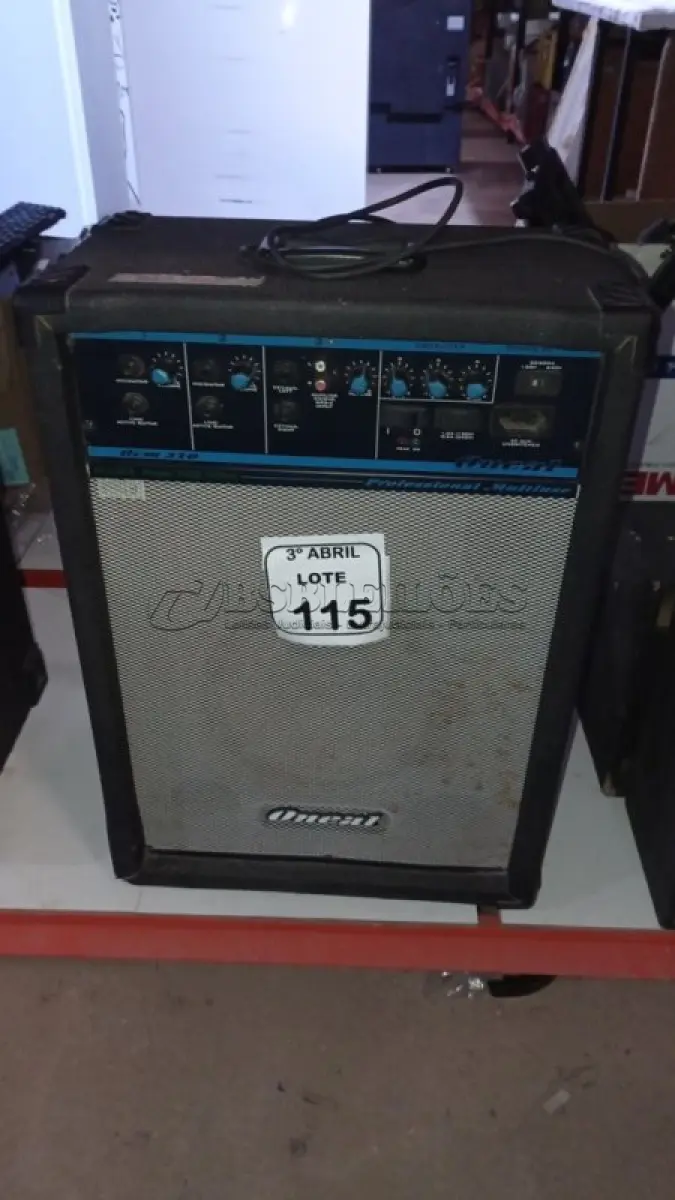LOTE 115 - 01 CAIXA DE SOM AMPLIFICADORA MARCA ONEAL. (NO ESTADO) ATENÇÃO! FAZER A VISITAÇÃO ANTES DE ARREMATAR, NÃO SABEMOS SE FUNCIONA, LEILÃO NÃO TEM GARANTIA E NEM DEVOLUÇÃO, SUJEITO A POSSÍVEIS AVARIAS VISÍVEIS/OCULTAS E/OU AUSÊNCIA DE COMPONENTES.