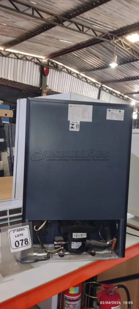 LOTE 078 - 01 ADEGA PARA VINHOS MARCA ARTDESCAVES 220VOLTS. (NO ESTADO) ATENÇÃO! FAZER A VISITAÇÃO ANTES DE ARREMATAR, NÃO SABEMOS SE FUNCIONA, LEILÃO NÃO TEM GARANTIA E NEM DEVOLUÇÃO, SUJEITO A POSSÍVEIS AVARIAS VISÍVEIS/OCULTAS E/OU AUSÊNCIA DE COMPONENTES.