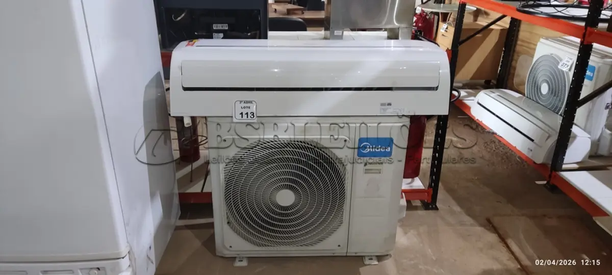 LOTE 113 - 01 AR CONDICIONADO MIDEA INVERTER 33.000 BTUS. (NO ESTADO) ATENÇÃO! FAZER A VISITAÇÃO ANTES DE ARREMATAR, NÃO SABEMOS SE FUNCIONA, LEILÃO NÃO TEM GARANTIA E NEM DEVOLUÇÃO, SUJEITO A POSSÍVEIS AVARIAS VISÍVEIS/OCULTAS E/OU AUSÊNCIA DE COMPONENTES.
