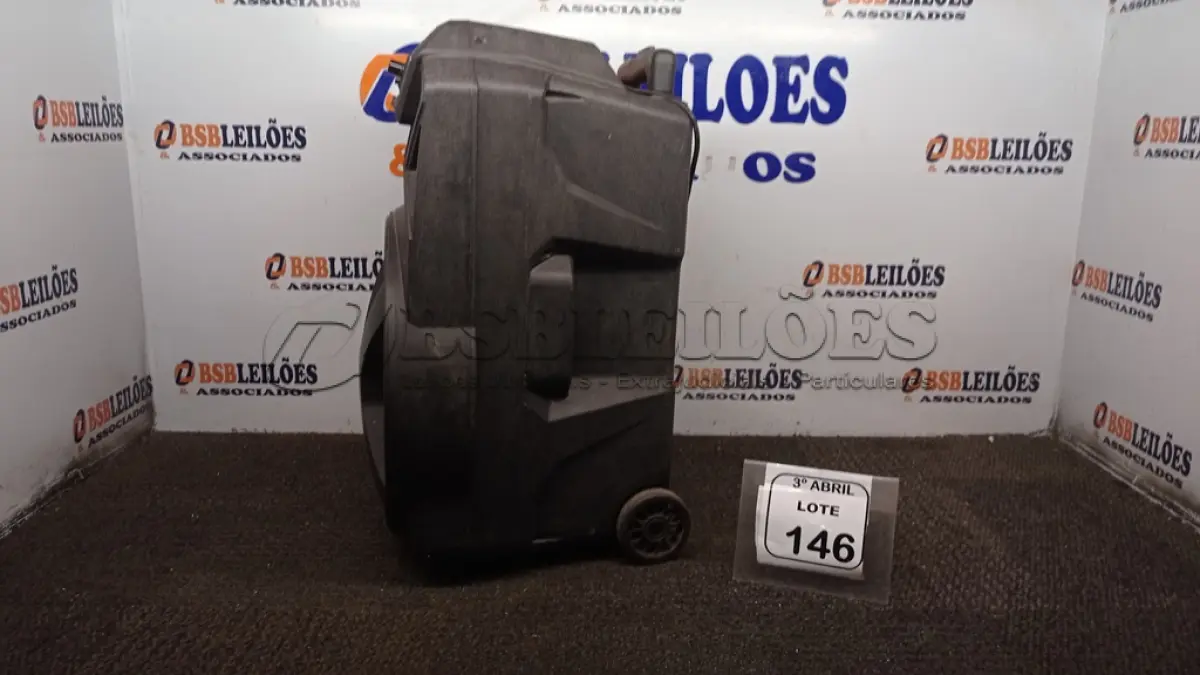 LOTE 146 - 01 CAIXA DE SOM AMPLIFICADORA PORTATIL MARCA MONDIAL. (NO ESTADO) ATENÇÃO! FAZER A VISITAÇÃO ANTES DE ARREMATAR, NÃO SABEMOS SE FUNCIONA, LEILÃO NÃO TEM GARANTIA E NEM DEVOLUÇÃO, SUJEITO A POSSÍVEIS AVARIAS VISÍVEIS/OCULTAS E/OU AUSÊNCIA DE COMPONENTES.