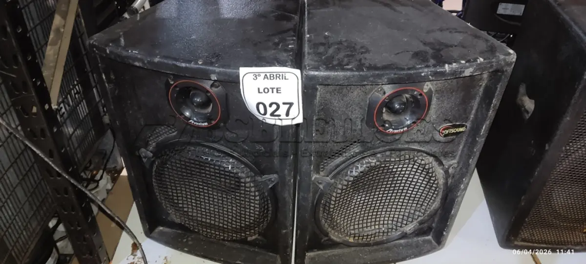 LOTE 027 - 02 CAIXAS DE SOM ALTO FALANTES MARCA SOFTSOUND. (NO ESTADO) ATENÇÃO! FAZER A VISITAÇÃO ANTES DE ARREMATAR, NÃO SABEMOS SE FUNCIONA, LEILÃO NÃO TEM GARANTIA E NEM DEVOLUÇÃO, SUJEITO A POSSÍVEIS AVARIAS VISÍVEIS/OCULTAS E/OU AUSÊNCIA DE COMPONENTES.