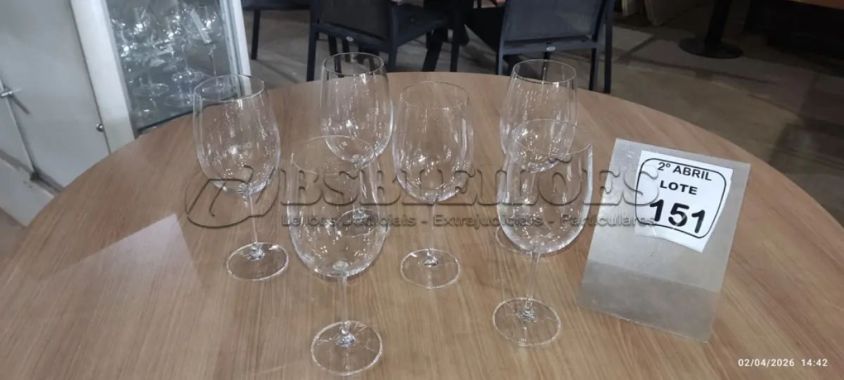 LOTE 151 - 06 TAÇAS DE CRISTAL PARA VINHOS. (NO ESTADO) ATENÇÃO! FAZER A VISITAÇÃO ANTES DE ARREMATAR, NÃO SABEMOS SE FUNCIONA, LEILÃO NÃO TEM GARANTIA E NEM DEVOLUÇÃO, SUJEITO A POSSÍVEIS AVARIAS VISÍVEIS/OCULTAS E/OU AUSÊNCIA DE COMPONENTES.