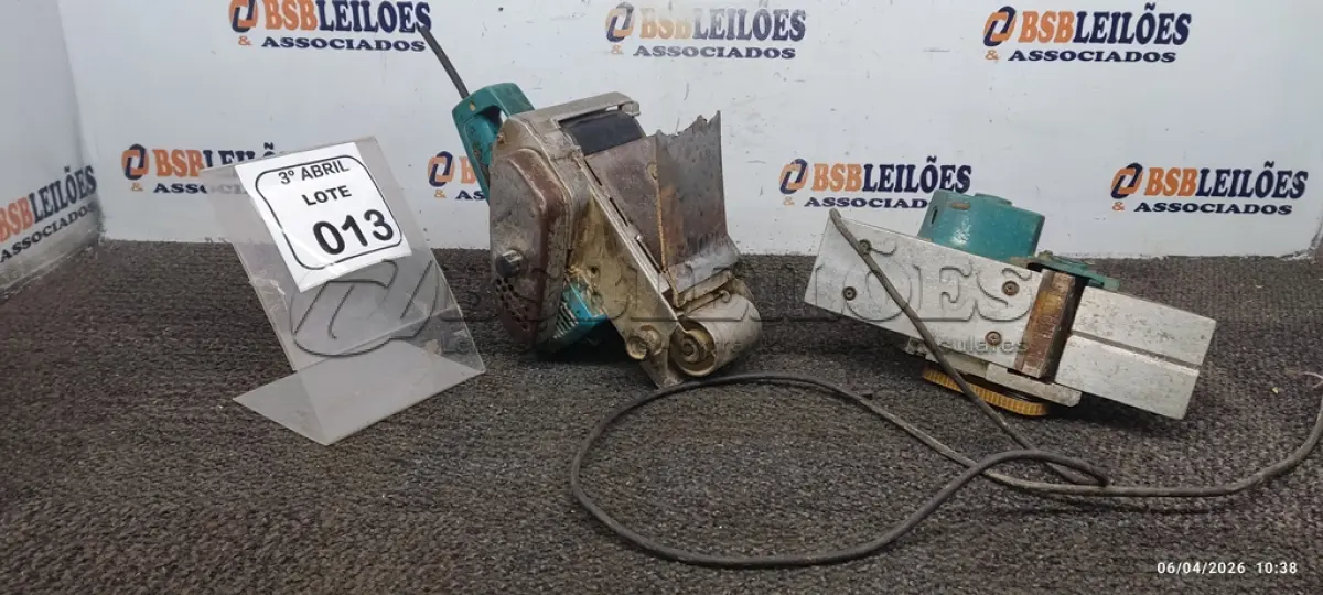 LOTE 013 - 02 MÁQUINAS LIXADEIRAS. (NO ESTADO) ATENÇÃO! FAZER A VISITAÇÃO ANTES DE ARREMATAR, NÃO SABEMOS SE FUNCIONA, LEILÃO NÃO TEM GARANTIA E NEM DEVOLUÇÃO, SUJEITO A POSSÍVEIS AVARIAS VISÍVEIS/OCULTAS E/OU AUSÊNCIA DE COMPONENTES.
