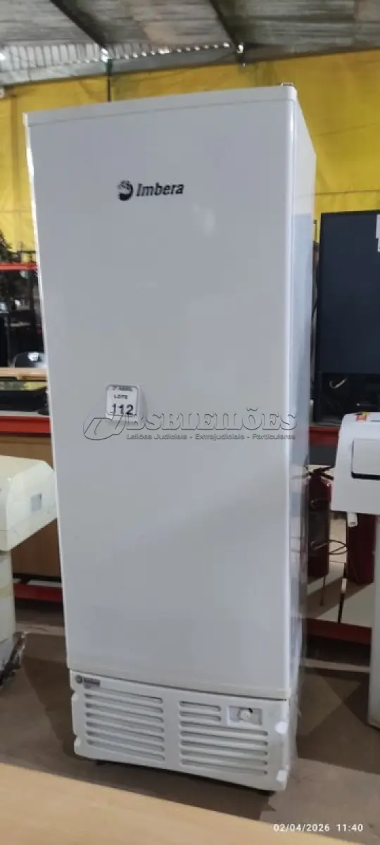 LOTE 112 - 01 FREEZER VERTICAL MARCA IMBERA MODELO: EVZ21 NA COR BRANCO 220VOLTS. (NO ESTADO) ATENÇÃO! FAZER A VISITAÇÃO ANTES DE ARREMATAR, NÃO SABEMOS SE FUNCIONA, LEILÃO NÃO TEM GARANTIA E NEM DEVOLUÇÃO, SUJEITO A POSSÍVEIS AVARIAS VISÍVEIS/OCULTAS E/OU AUSÊNCIA DE COMPONENTES.