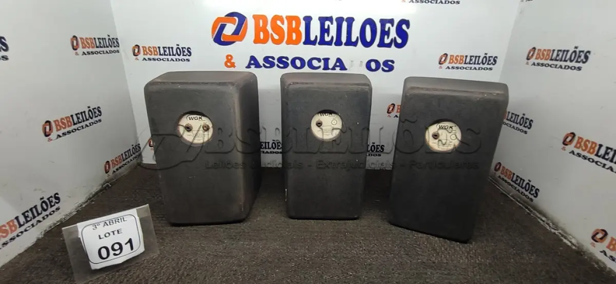 LOTE 091 - 03 CAIXAS DE SOM ALTO FALANTES MARCA WGK. (NO ESTADO) ATENÇÃO! FAZER A VISITAÇÃO ANTES DE ARREMATAR, NÃO SABEMOS SE FUNCIONA, LEILÃO NÃO TEM GARANTIA E NEM DEVOLUÇÃO, SUJEITO A POSSÍVEIS AVARIAS VISÍVEIS/OCULTAS E/OU AUSÊNCIA DE COMPONENTES.