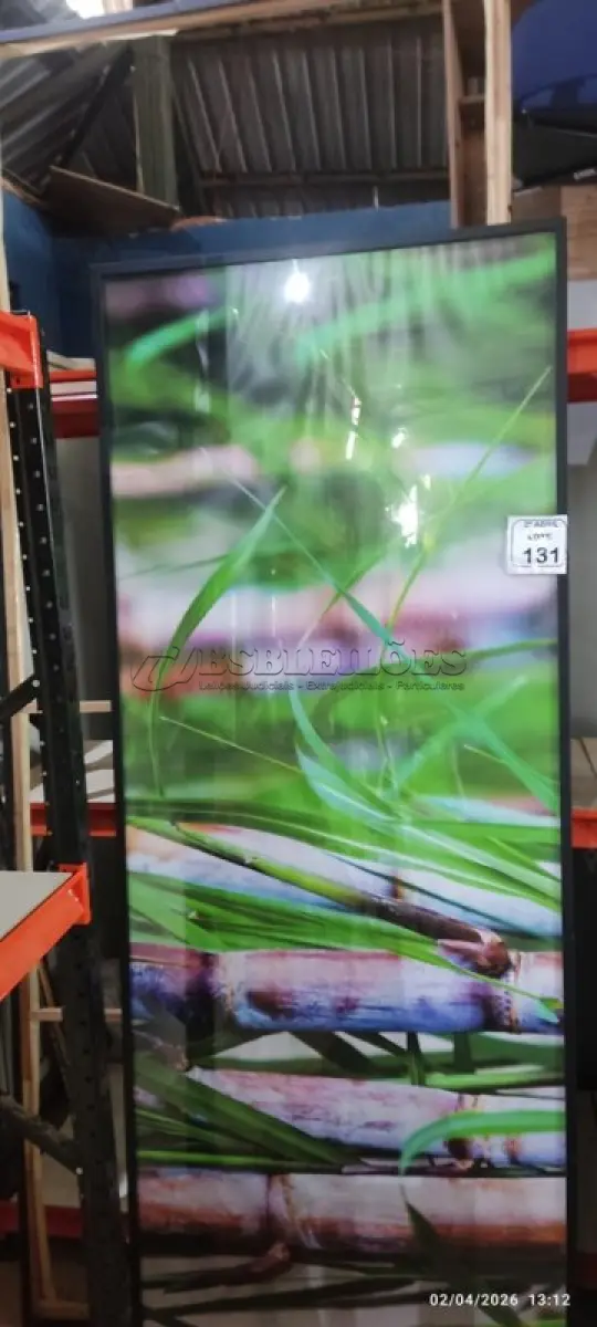 LOTE 131 - 01 MOLDURA EM MADEIRA PARA QUADRO E 01 QUADRO DECORATIVO. (NO ESTADO) ATENÇÃO! FAZER A VISITAÇÃO ANTES DE ARREMATAR, NÃO SABEMOS SE FUNCIONA, LEILÃO NÃO TEM GARANTIA E NEM DEVOLUÇÃO, SUJEITO A POSSÍVEIS AVARIAS VISÍVEIS/OCULTAS E/OU AUSÊNCIA DE COMPONENTES.