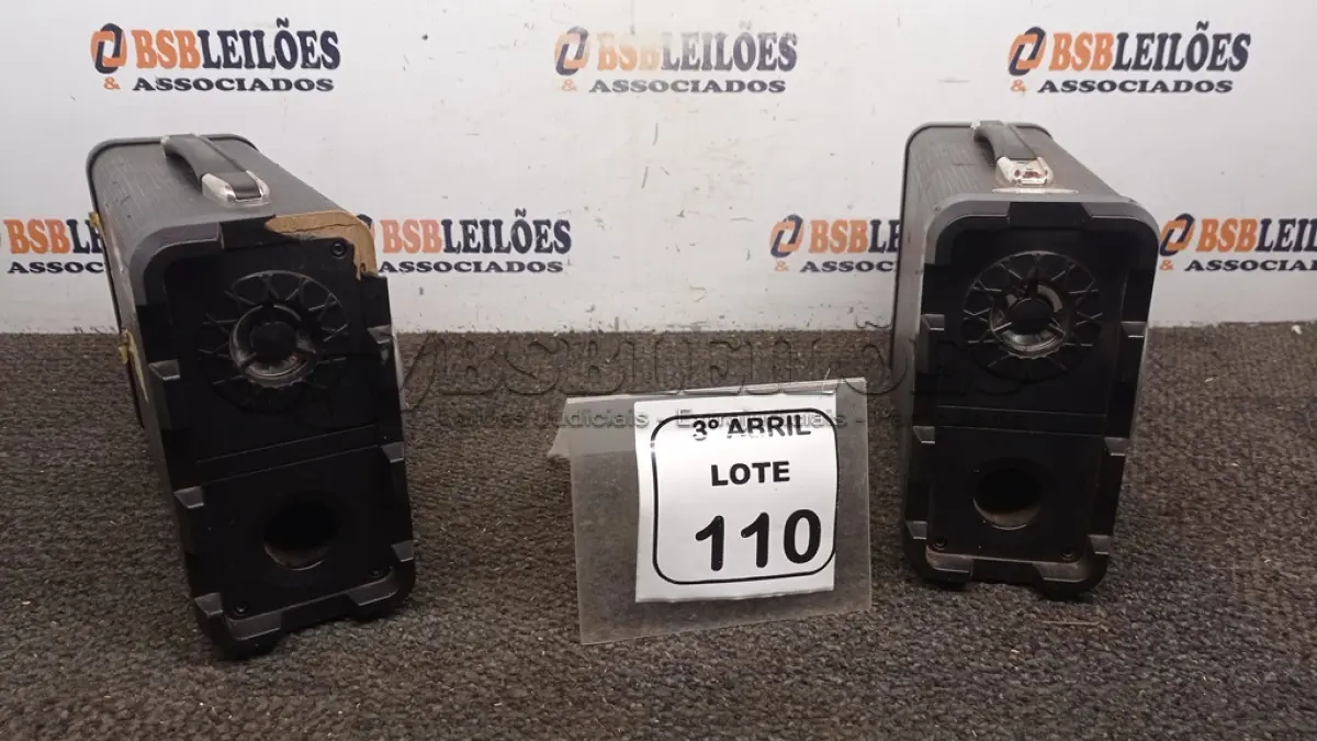 LOTE 110 - 02 CAIXAS DE SOM PORTÁTEIS MARCA MONDIAL. (NO ESTADO) ATENÇÃO! FAZER A VISITAÇÃO ANTES DE ARREMATAR, NÃO SABEMOS SE FUNCIONA, LEILÃO NÃO TEM GARANTIA E NEM DEVOLUÇÃO, SUJEITO A POSSÍVEIS AVARIAS VISÍVEIS/OCULTAS E/OU AUSÊNCIA DE COMPONENTES.