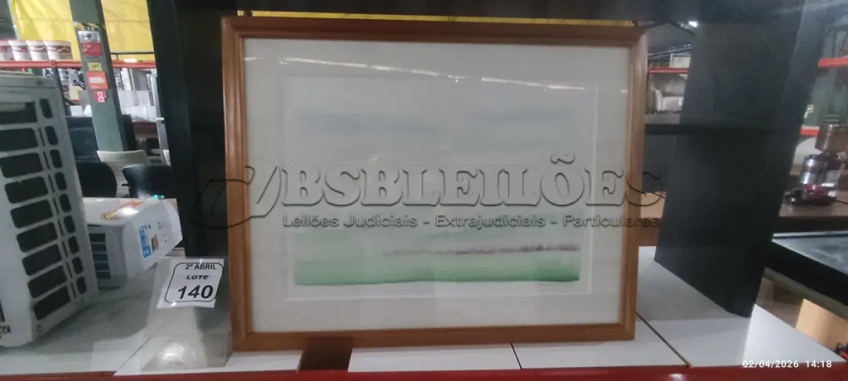 LOTE 139 - 01 MESA  EM MADEIRA PARA ESCRITORIO COM MESA ALONGADA PARA IMPRESSORA NA COR BEGE. (NO ESTADO) ATENÇÃO! FAZER A VISITAÇÃO ANTES DE ARREMATAR, NÃO SABEMOS SE FUNCIONA, LEILÃO NÃO TEM GARANTIA E NEM DEVOLUÇÃO, SUJEITO A POSSÍVEIS AVARIAS VISÍVEIS/OCULTAS E/OU AUSÊNCIA DE COMPONENTES.