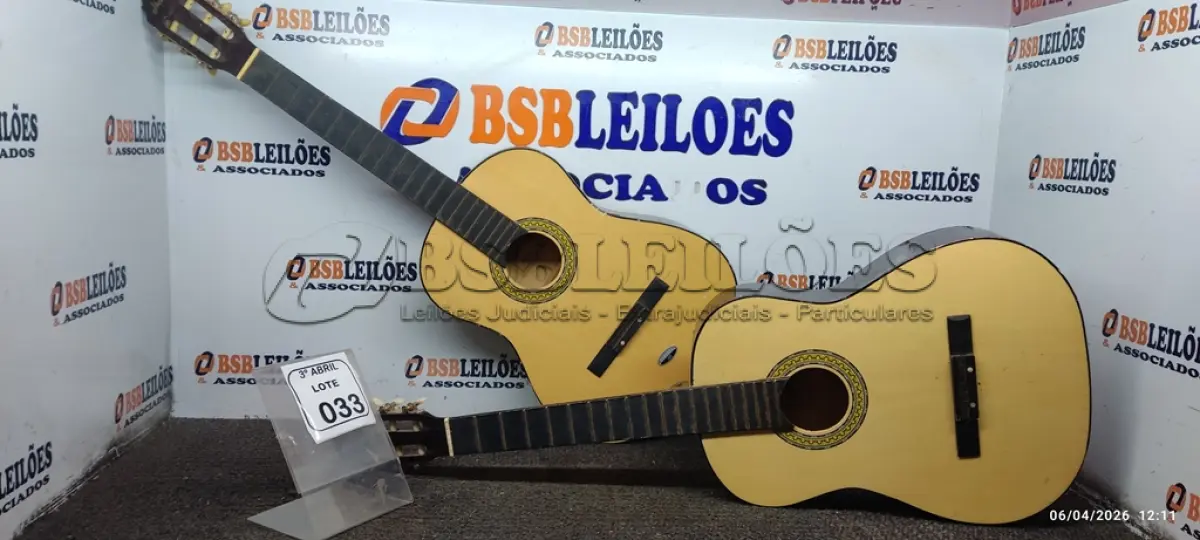 LOTE 033 - 02 VIOLÕES MARCA HEAD. (NO ESTADO) ATENÇÃO! FAZER A VISITAÇÃO ANTES DE ARREMATAR, NÃO SABEMOS SE FUNCIONA, LEILÃO NÃO TEM GARANTIA E NEM DEVOLUÇÃO, SUJEITO A POSSÍVEIS AVARIAS VISÍVEIS/OCULTAS E/OU AUSÊNCIA DE COMPONENTES.
