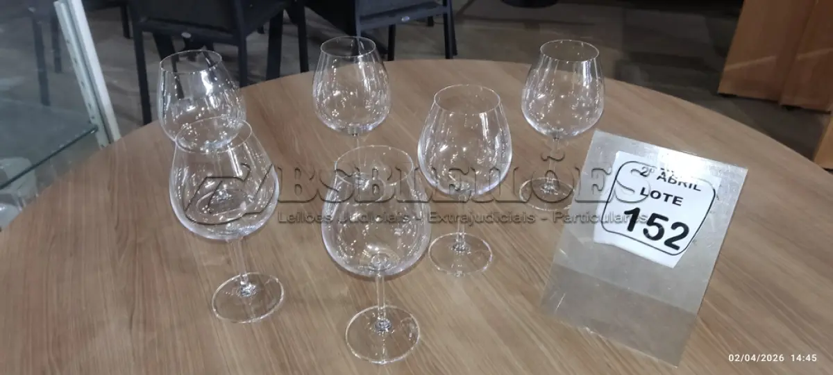 LOTE 152 - 06 TAÇAS DE CRISTAL PARA VINHOS. (NO ESTADO) ATENÇÃO! FAZER A VISITAÇÃO ANTES DE ARREMATAR, NÃO SABEMOS SE FUNCIONA, LEILÃO NÃO TEM GARANTIA E NEM DEVOLUÇÃO, SUJEITO A POSSÍVEIS AVARIAS VISÍVEIS/OCULTAS E/OU AUSÊNCIA DE COMPONENTES.
