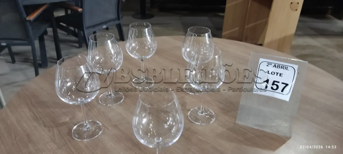 LOTE 157 - 06 TAÇAS DE CRISTAL PARA VINHOS. (NO ESTADO) ATENÇÃO! FAZER A VISITAÇÃO ANTES DE ARREMATAR, NÃO SABEMOS SE FUNCIONA, LEILÃO NÃO TEM GARANTIA E NEM DEVOLUÇÃO, SUJEITO A POSSÍVEIS AVARIAS VISÍVEIS/OCULTAS E/OU AUSÊNCIA DE COMPONENTES.