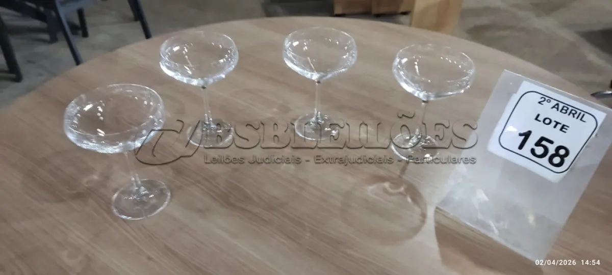 LOTE 158 - 04 TAÇAS DE CRISTAL MARIA ANTONIETA. (NO ESTADO) ATENÇÃO! FAZER A VISITAÇÃO ANTES DE ARREMATAR, NÃO SABEMOS SE FUNCIONA, LEILÃO NÃO TEM GARANTIA E NEM DEVOLUÇÃO, SUJEITO A POSSÍVEIS AVARIAS VISÍVEIS/OCULTAS E/OU AUSÊNCIA DE COMPONENTES.