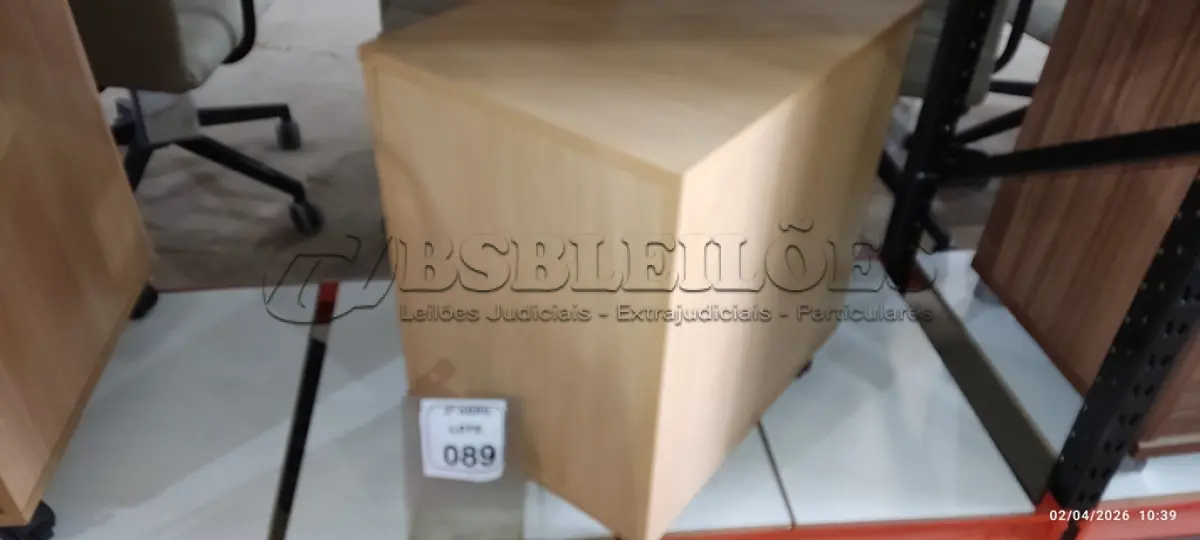 LOTE 089 - 01 GAVETEIRO EM MADEIRA NA COR BEGE CLARO COM 03 GAVETAS. (NO ESTADO) ATENÇÃO! FAZER A VISITAÇÃO ANTES DE ARREMATAR, NÃO SABEMOS SE FUNCIONA, LEILÃO NÃO TEM GARANTIA E NEM DEVOLUÇÃO, SUJEITO A POSSÍVEIS AVARIAS VISÍVEIS/OCULTAS E/OU AUSÊNCIA DE COMPONENTES.