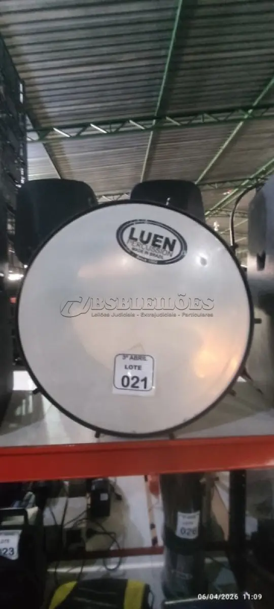 LOTE 021 - 01 SURDO DE PERUCÃO EM ALUMÍNIO MARCA LUEN. (NO ESTADO) ATENÇÃO! FAZER A VISITAÇÃO ANTES DE ARREMATAR, NÃO SABEMOS SE FUNCIONA, LEILÃO NÃO TEM GARANTIA E NEM DEVOLUÇÃO, SUJEITO A POSSÍVEIS AVARIAS VISÍVEIS/OCULTAS E/OU AUSÊNCIA DE COMPONENTES.