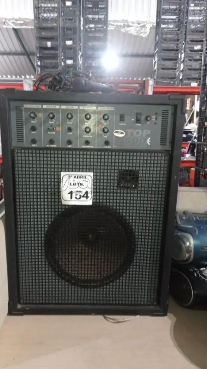 LOTE 154 - 01 CAIXA DE SOM AMPLIADORA MODELO TOP 500 MARCA STANER. (NO ESTADO) ATENÇÃO! FAZER A VISITAÇÃO ANTES DE ARREMATAR, NÃO SABEMOS SE FUNCIONA, LEILÃO NÃO TEM GARANTIA E NEM DEVOLUÇÃO, SUJEITO A POSSÍVEIS AVARIAS VISÍVEIS/OCULTAS E/OU AUSÊNCIA DE COMPONENTES.