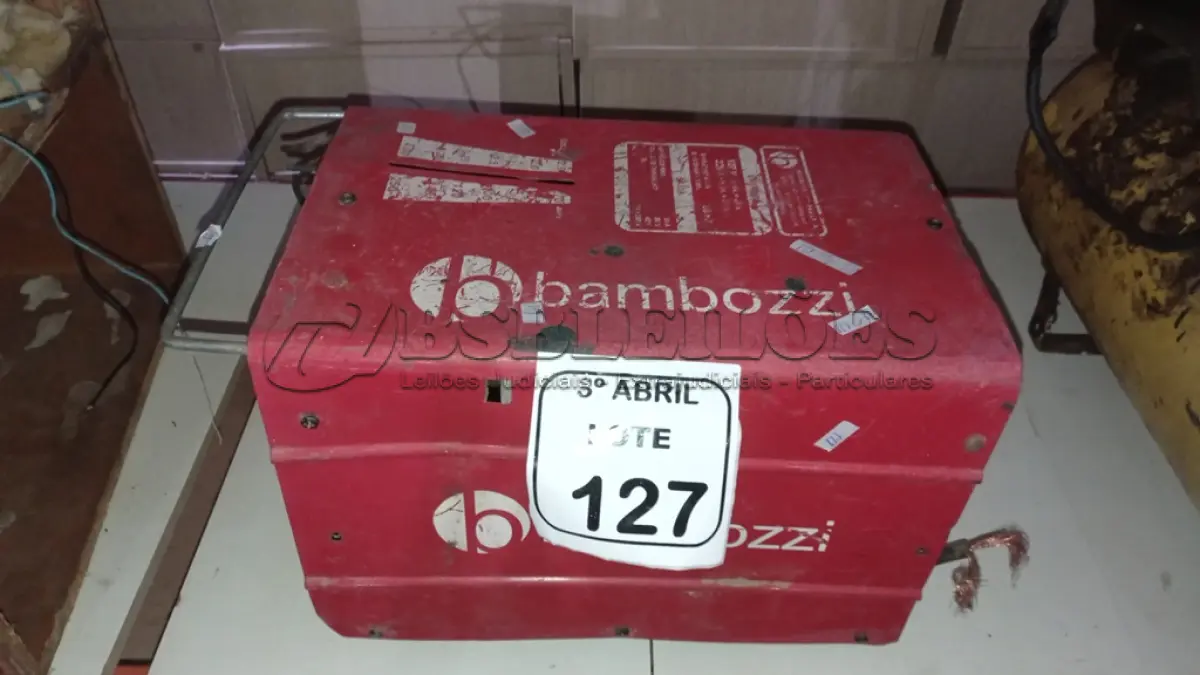 LOTE 127 - 01 MÁQUINA DE SOLDA MODELO NM250 MARCA BAMBOZZI. (NO ESTADO) ATENÇÃO! FAZER A VISITAÇÃO ANTES DE ARREMATAR, NÃO SABEMOS SE FUNCIONA, LEILÃO NÃO TEM GARANTIA E NEM DEVOLUÇÃO, SUJEITO A POSSÍVEIS AVARIAS VISÍVEIS/OCULTAS E/OU AUSÊNCIA DE COMPONENTES.