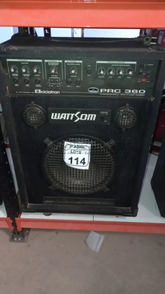 LOTE 114 - 01 CAIXA DE SOM AMPLIFICADORA MODELO PRC 360 CICLOTRON. (NO ESTADO) ATENÇÃO! FAZER A VISITAÇÃO ANTES DE ARREMATAR, NÃO SABEMOS SE FUNCIONA, LEILÃO NÃO TEM GARANTIA E NEM DEVOLUÇÃO, SUJEITO A POSSÍVEIS AVARIAS VISÍVEIS/OCULTAS E/OU AUSÊNCIA DE COMPONENTES.